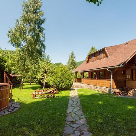 VárLak Sub Cetate Exterior foto