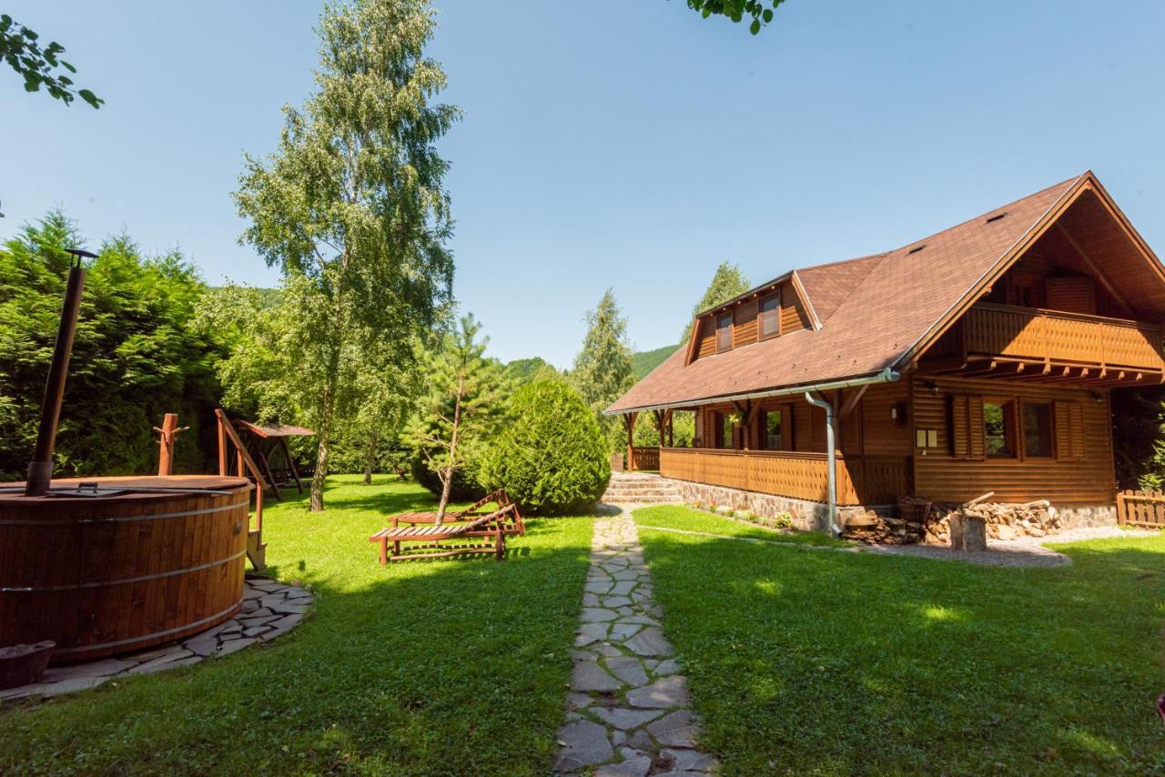 VárLak Sub Cetate Exterior foto