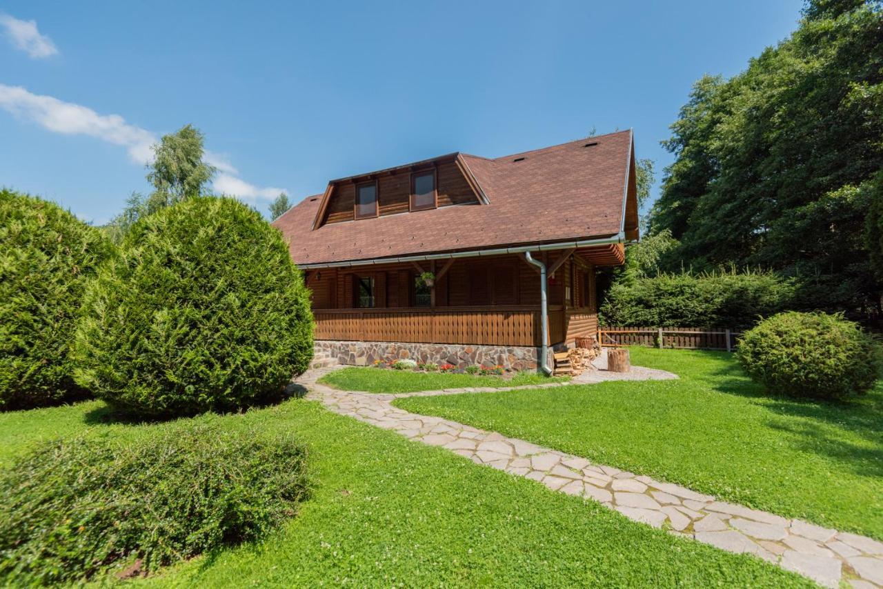 VárLak Sub Cetate Exterior foto