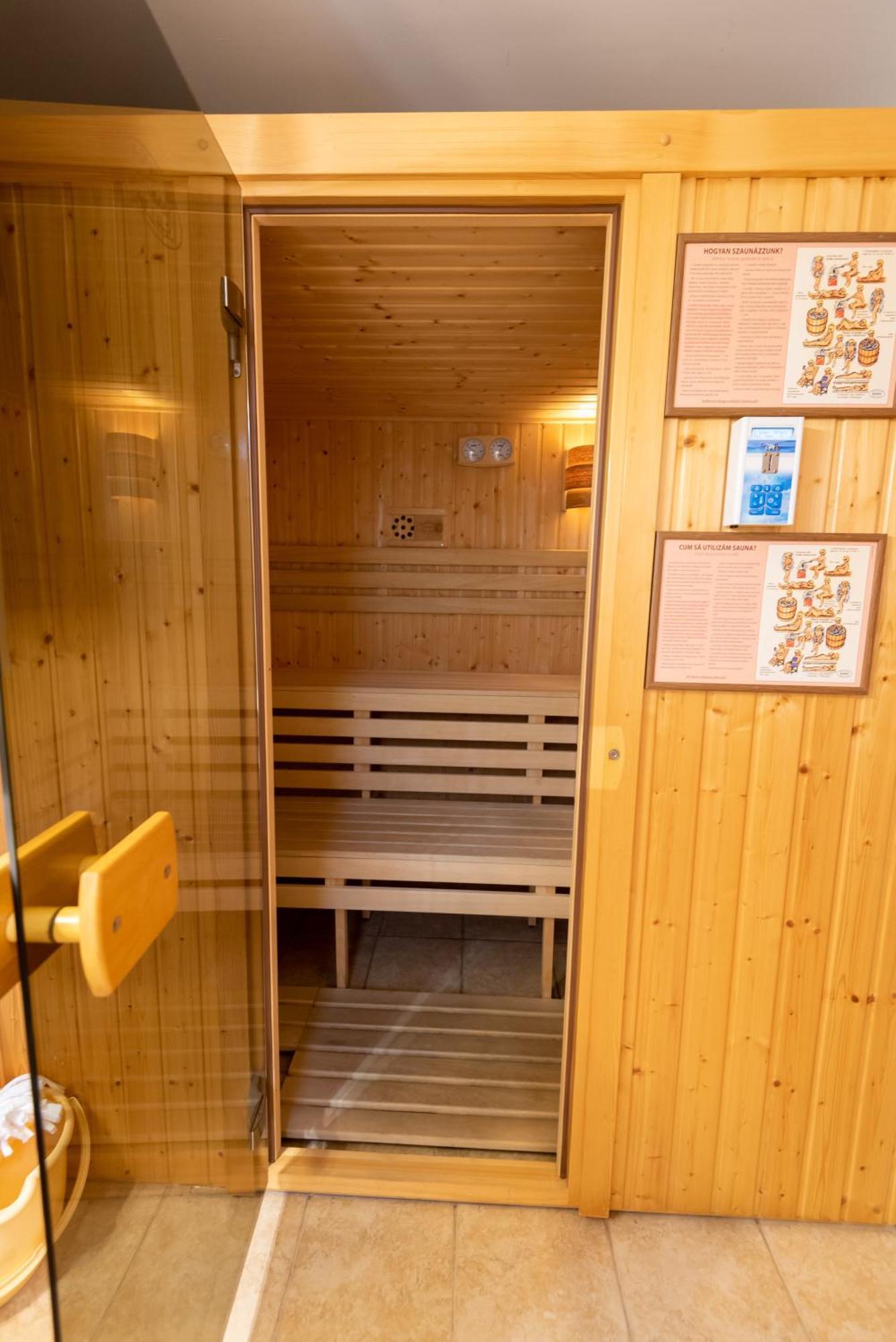 VárLak Sub Cetate Exterior foto
